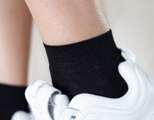 Load image into Gallery viewer, tittimitti 100% Organic Mercerized Cotton &quot;Filo di Scozia&quot; Women&#39;s Socks 1 Pair. Made in Italy