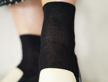 Load image into Gallery viewer, tittimitti 100% Organic Mercerized Cotton &quot;Filo di Scozia&quot; Women&#39;s Socks 1 Pair. Made in Italy